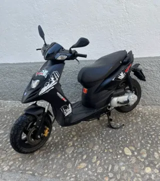 SCOOTER 49CC. PIAGGIO TYPHON