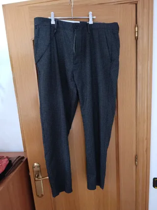 Pantalón de traje hombre gris y negro