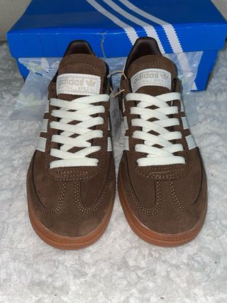 Adidas Spezial Marrones y Blancas
