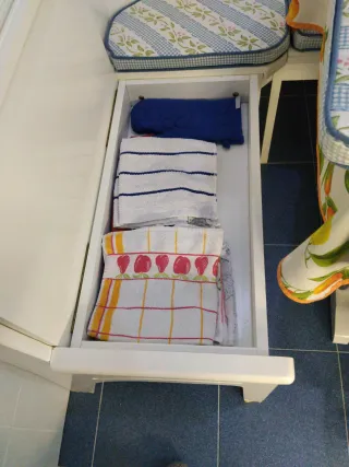 Banco esquinero cocina, mesa y 2 sillas