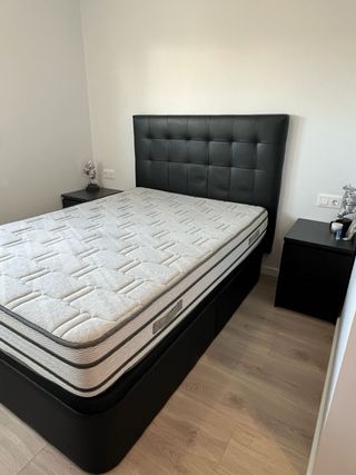Cama 150x190cm Negra.