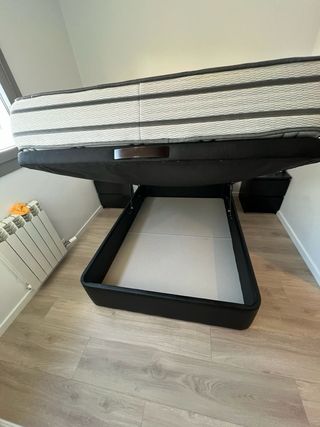 Cama 150x190cm Negra.
