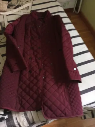 Abrigo acolchado granate