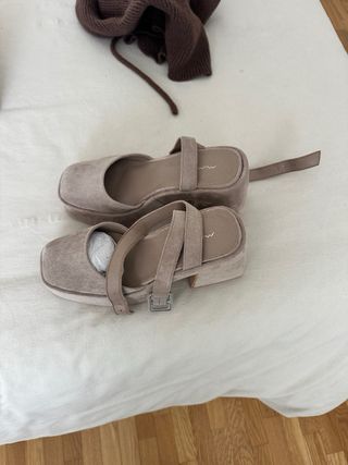 Zapatos MIM Beige Talla 38 Nuevos