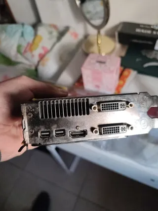 Tarjeta Gráfica AMD Radeon HD 6950 2gb