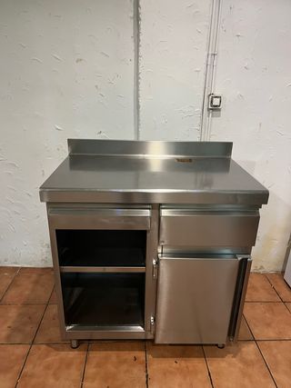 Mueble cafetero industrial de acero inoxidable