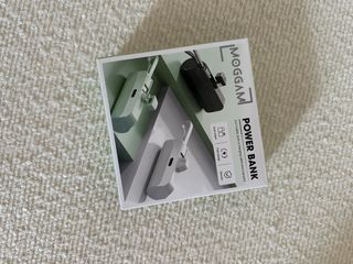 Batería portátil Moggam rosa