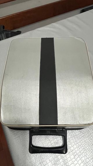 Máquina de escribir Olivetti Lettera DL