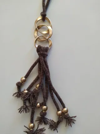 Collar largo chenilla eslabones dorados Sonata