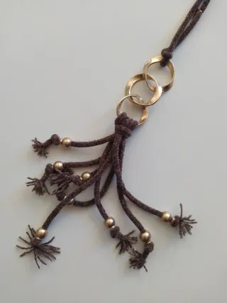 Collar largo chenilla eslabones dorados Sonata