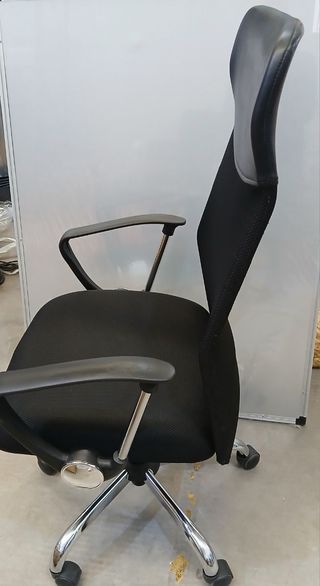 Silla oficina Bakus negra