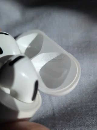 Apple AirPods 4 - Blancos