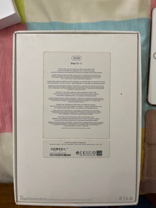 iPad 5ª Gen 32GB con la sua scatola