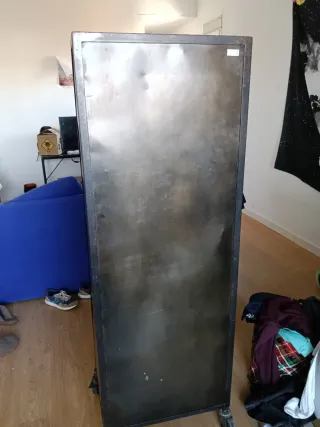 Estantería modular negra y gris