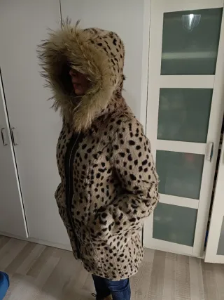 Abrigo piel conejo con capucha conejo y zorro