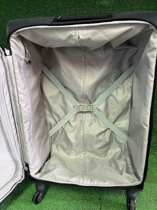 Samsonite Base Boost Spinner M Maleta Negra