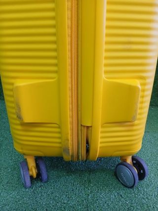 Maleta American Tourister Soundbox 77 cm amarilla
