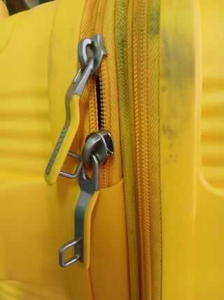 Maleta American Tourister Soundbox 77 cm amarilla