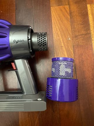 Corpo aspirapolvere Dyson V10 con batteria