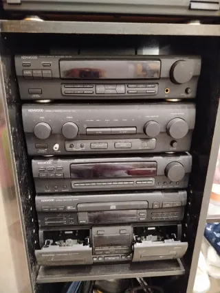 Cadena de música Kenwood negra