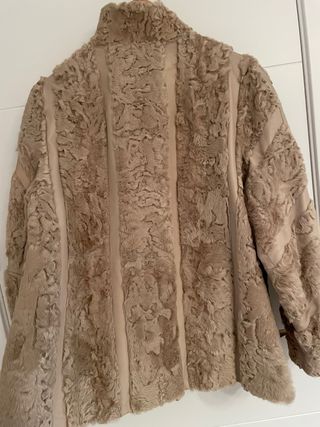 Chaquetón astracán y cuero beige
