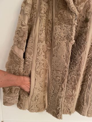 Chaquetón astracán y cuero beige