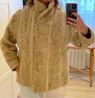 Chaquetón astracán y cuero beige