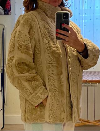 Chaquetón astracán y cuero beige