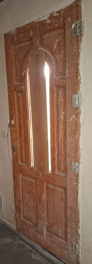 Puerta 202,5x82cm con ventana/reja/contraventana