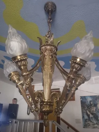 Lámpara de bronce estilo clásico