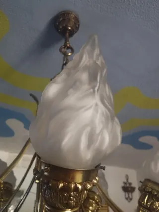 Lámpara de bronce estilo clásico