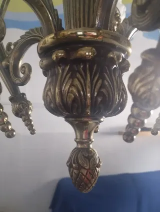 Lámpara de bronce estilo clásico