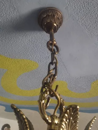 Lámpara de bronce estilo clásico