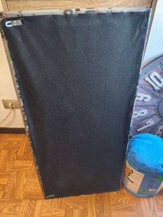 Cabecero Tapizado Gris con Diseño Ciudades