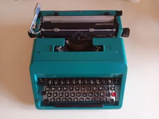 Máquina de escribir Olivetti Studio 45
