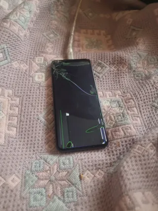 Oppo A53 per pezzi di ricambio, carica e si accende