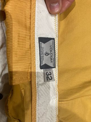 Pantalón Volcom mostaza Talla 32
