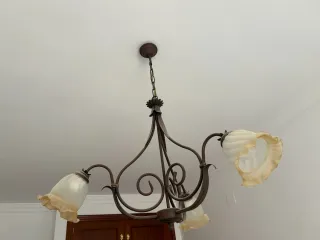 Lámpara de techo de metal y cristal