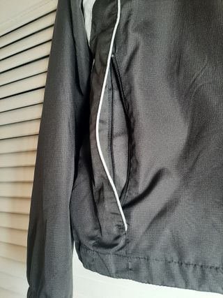 Chaqueta Deportiva Mujer Negra y Blanca