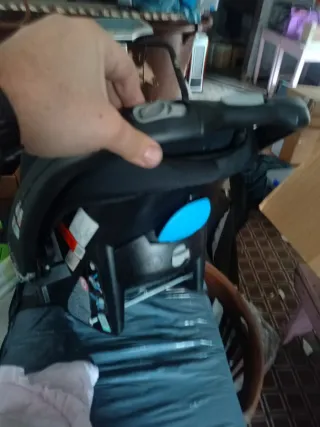 Cuna, silla coche, cambiador con bañera