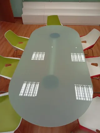 Mesa de reuniones cristal y metal