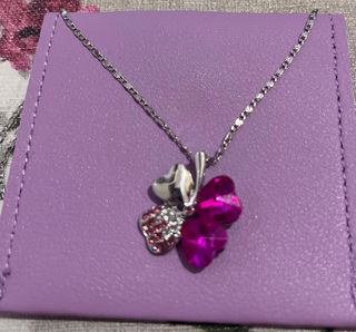 Collana con ciondolo a quadrifoglio