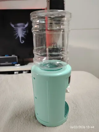 Dispensador de agua de juguete