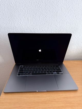 MacBook Pro 16’’ 2019 i7 16GB RAM 500GB SSD