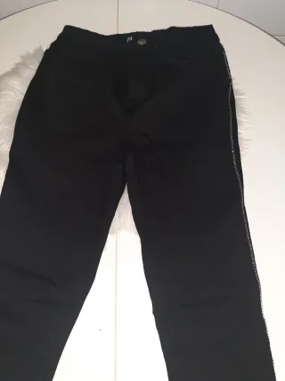 Pantalón pitillo Zara negro