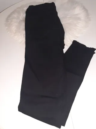 Pantalón pitillo Zara negro