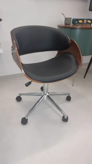 Silla de oficina ergonómica madera y cuero