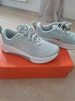 Zapatillas Nike MC Trainer 3 Talla 36.5 Nuevas