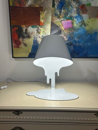 Lámpara de mesa “minimalista” (leer descripción)