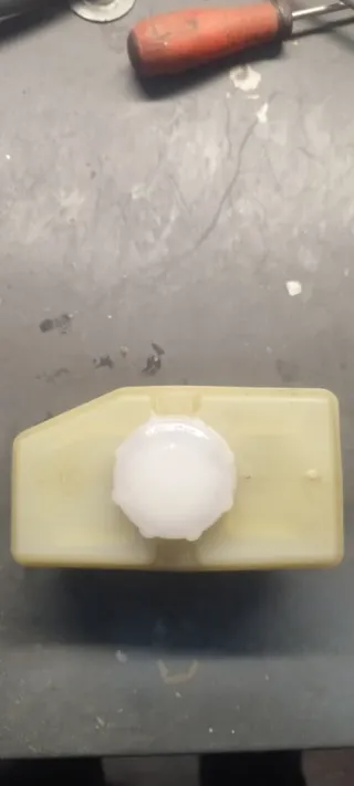 Depósito líquido frenos Land Rover Santana